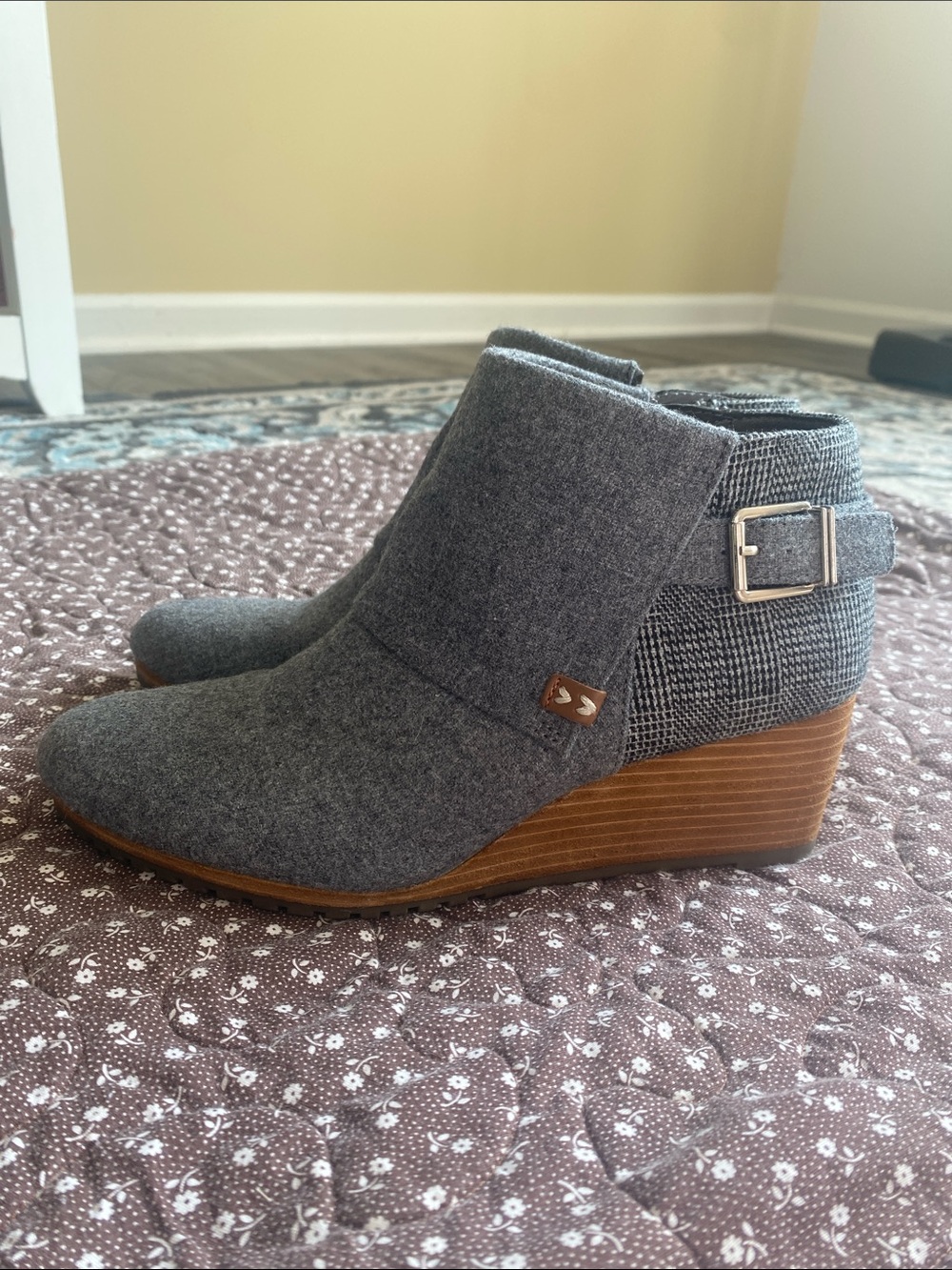 Dr. Scholl's Gray Felt Wedge Ankle Booties with Buckle